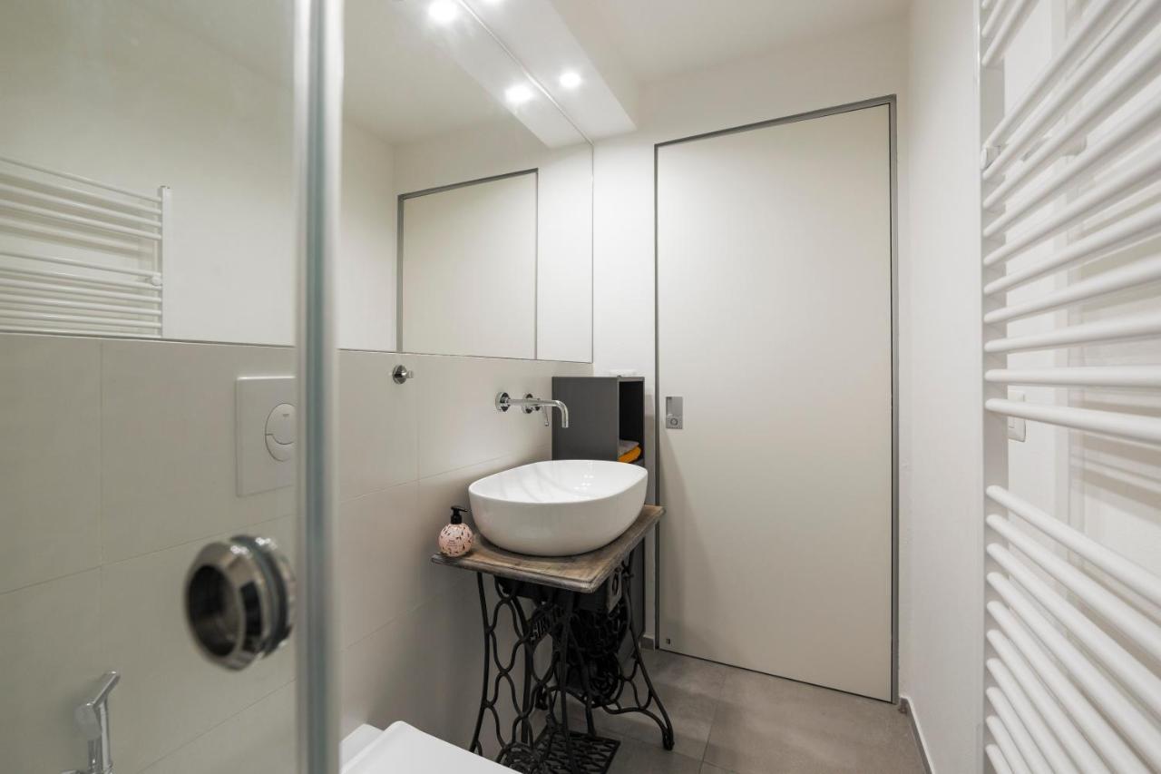 La Pampa New & Fully Refurbished Apt Apartment Милано Екстериор снимка