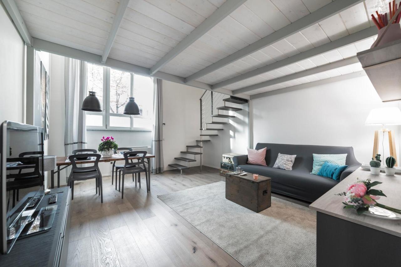 La Pampa New & Fully Refurbished Apt Apartment Милано Екстериор снимка