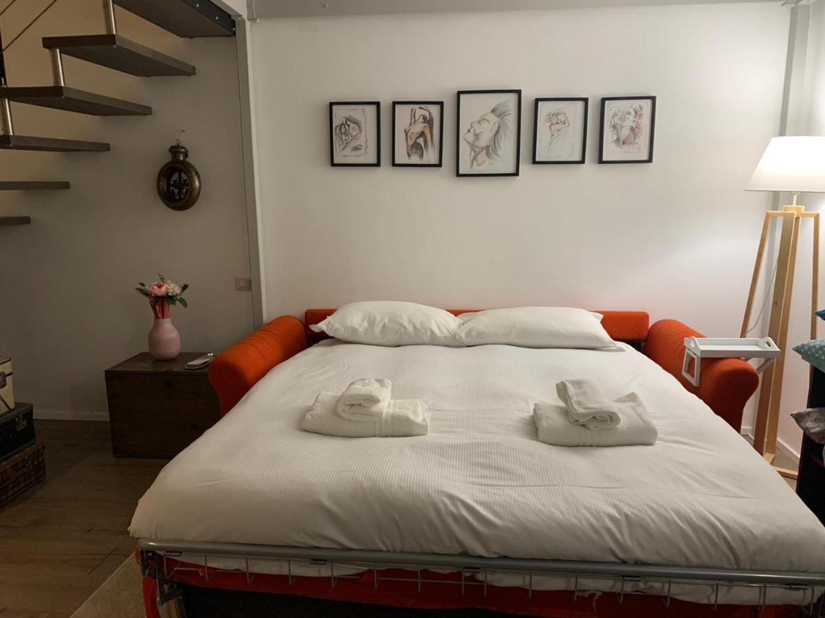 La Pampa New & Fully Refurbished Apt Apartment Милано Екстериор снимка